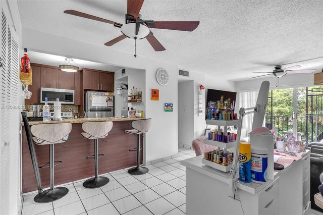 8895 Fontainebleau Boulevard 207, Miami, FL 33172