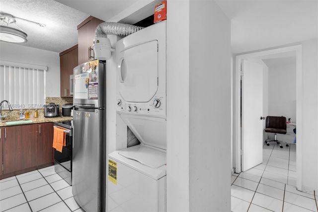 8895 Fontainebleau Boulevard 207, Miami, FL 33172