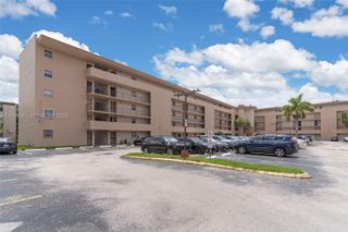 8895 Fontainebleau Boulevard 207, Miami, FL 33172
