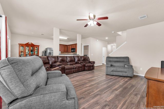 939 Lee Trevino, San Antonio, TX 78221