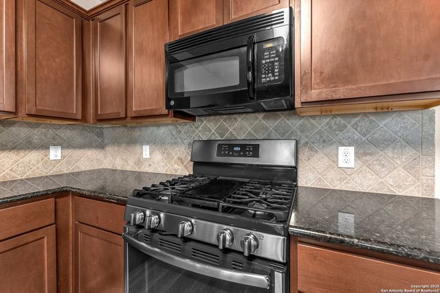 939 Lee Trevino, San Antonio, TX 78221