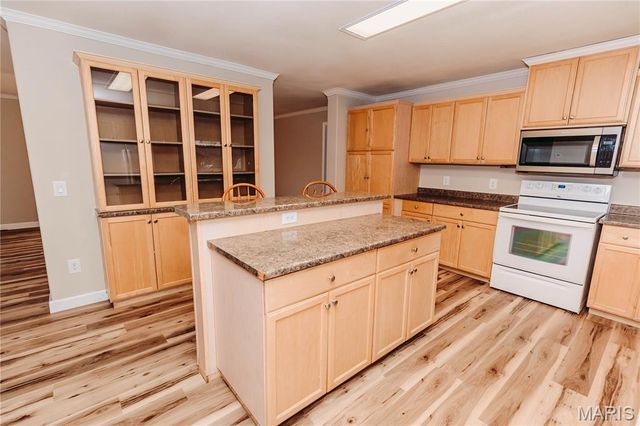 215 E 5th Street, Dixon, MO 65459