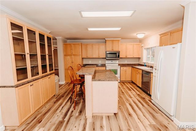 215 E 5th Street, Dixon, MO 65459