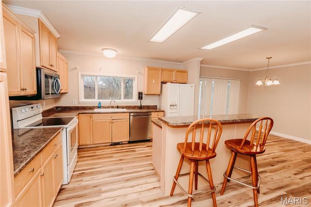 215 E 5th Street, Dixon, MO 65459