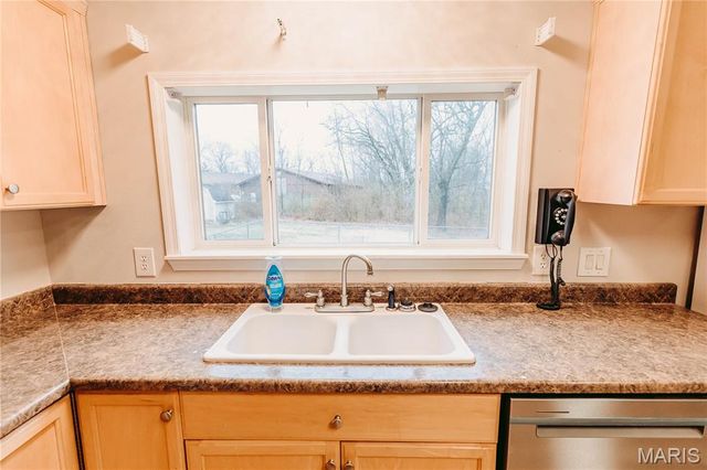 215 E 5th Street, Dixon, MO 65459