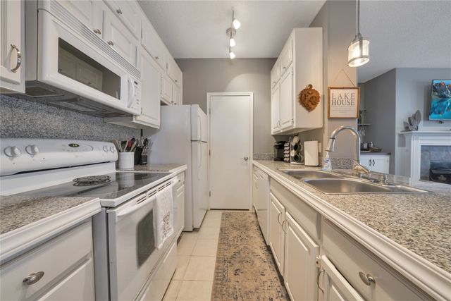 2164 Tanglewood Boulevard C215, Pottsboro, TX 75076