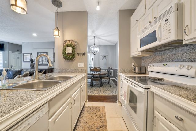 2164 Tanglewood Boulevard C215, Pottsboro, TX 75076