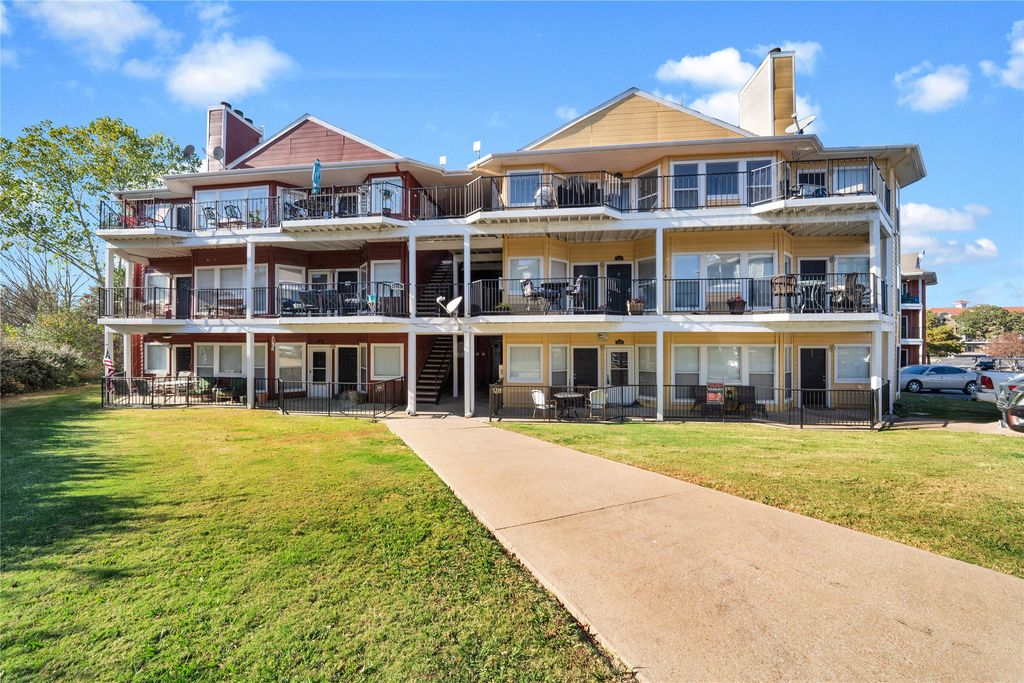 2164 Tanglewood Boulevard C215, Pottsboro, TX 75076