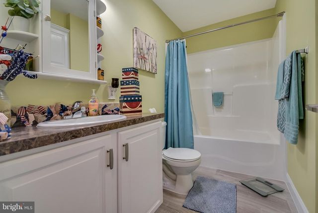 173 RANDOM RD, Douglassville, PA 19518