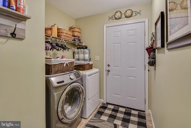 173 RANDOM RD, Douglassville, PA 19518