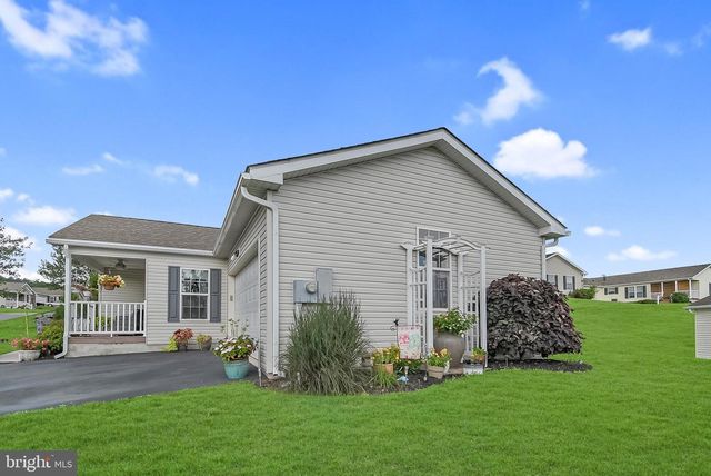 173 RANDOM RD, Douglassville, PA 19518