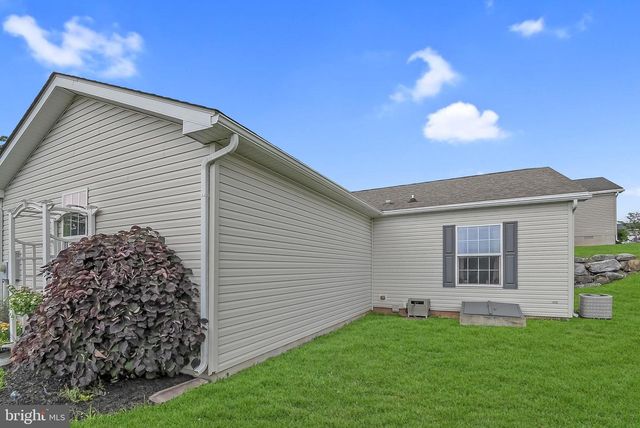 173 RANDOM RD, Douglassville, PA 19518