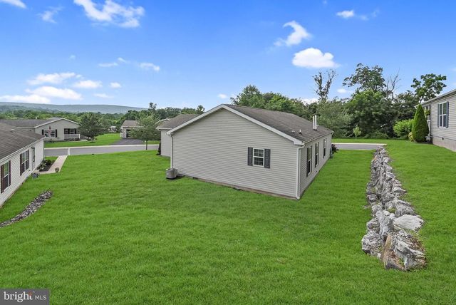 173 RANDOM RD, Douglassville, PA 19518