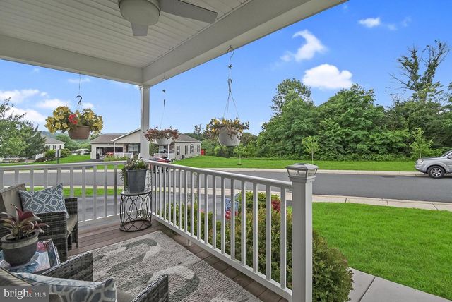 173 RANDOM RD, Douglassville, PA 19518