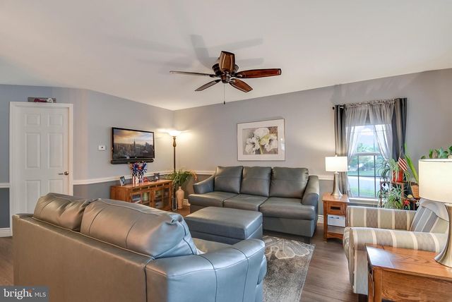 173 RANDOM RD, Douglassville, PA 19518