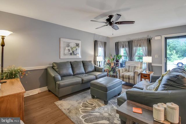 173 RANDOM RD, Douglassville, PA 19518