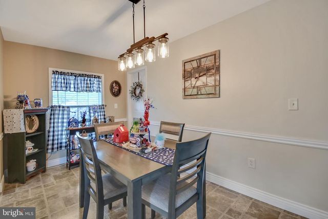 173 RANDOM RD, Douglassville, PA 19518