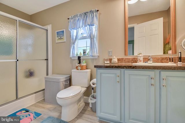 173 RANDOM RD, Douglassville, PA 19518