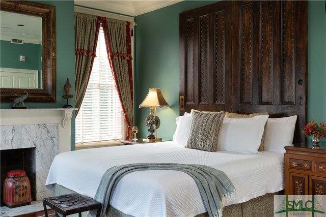 109 W Liberty Street, Savannah, GA 31401