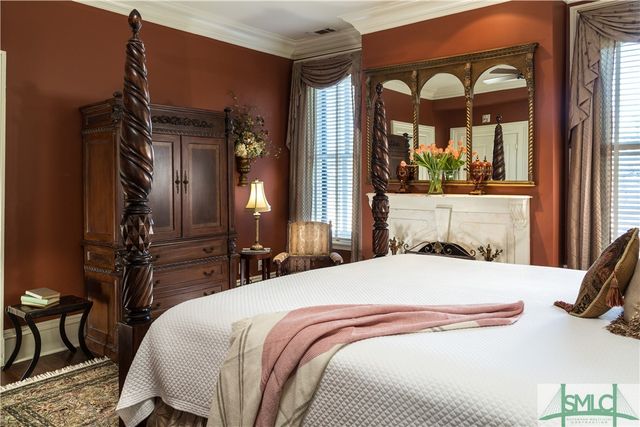 109 W Liberty Street, Savannah, GA 31401