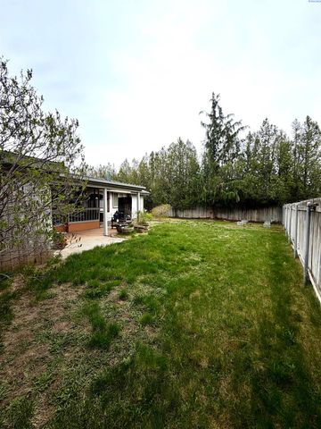 2797 Chicory Dr, West Richland, WA 99353