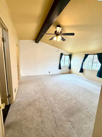 2797 Chicory Dr, West Richland, WA 99353