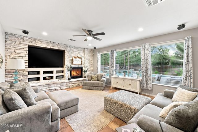 4340 S WHITE Drive, Chandler, AZ 85249