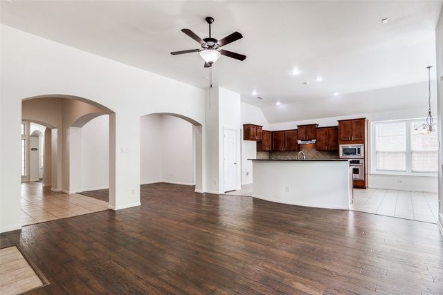 5036 Kestrel Drive, Mesquite, TX 75181