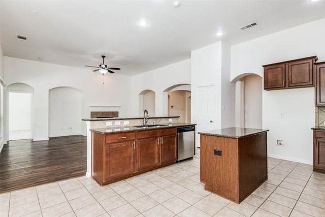 5036 Kestrel Drive, Mesquite, TX 75181
