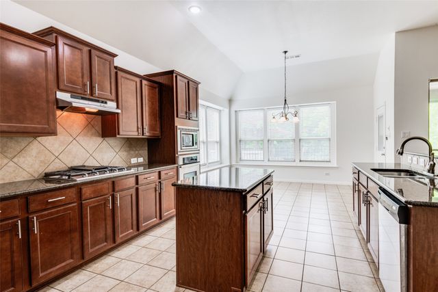 5036 Kestrel Drive, Mesquite, TX 75181
