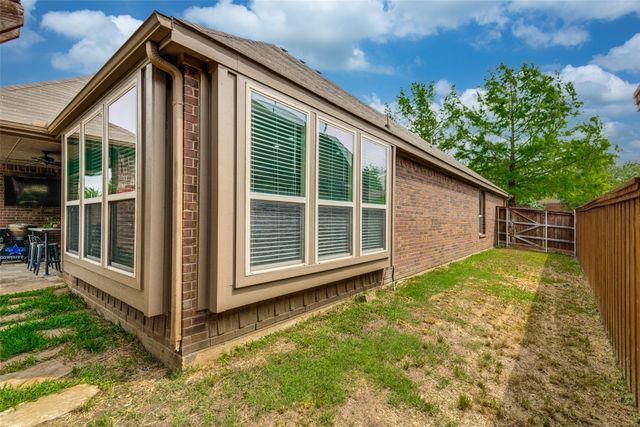 5036 Kestrel Drive, Mesquite, TX 75181