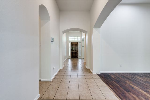 5036 Kestrel Drive, Mesquite, TX 75181