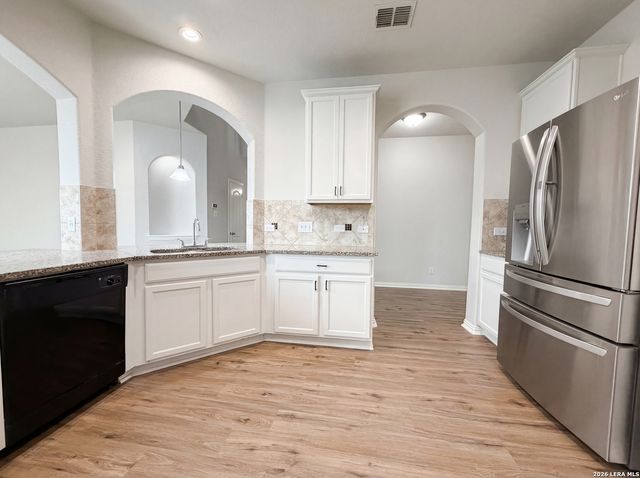 8910 Olmstead, Converse, TX 78109