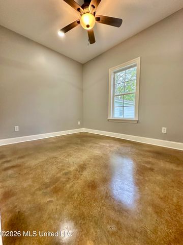 225 SE 7th Avenue, Magee, MS 39111