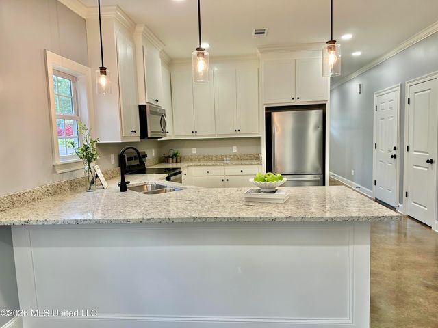 225 SE 7th Avenue, Magee, MS 39111