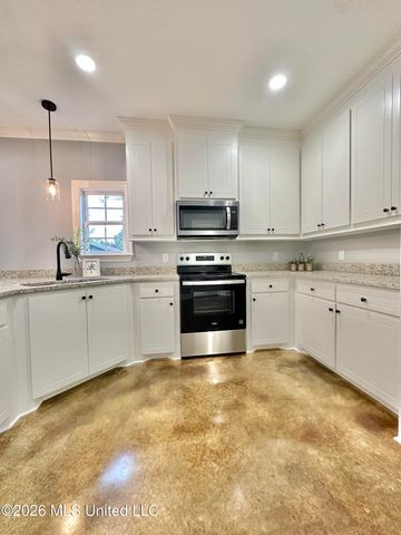 225 SE 7th Avenue, Magee, MS 39111