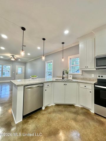 225 SE 7th Avenue, Magee, MS 39111