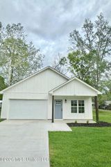 225 SE 7th Avenue, Magee, MS 39111