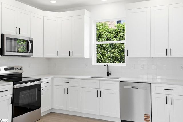 425 Ambiance Court, Spartanburg, SC 29301