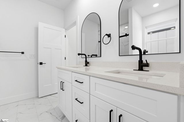 425 Ambiance Court, Spartanburg, SC 29301
