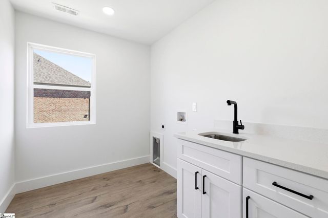 425 Ambiance Court, Spartanburg, SC 29301