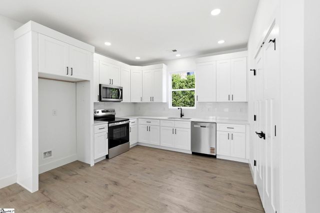 425 Ambiance Court, Spartanburg, SC 29301