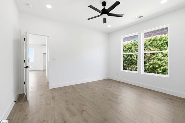 425 Ambiance Court, Spartanburg, SC 29301