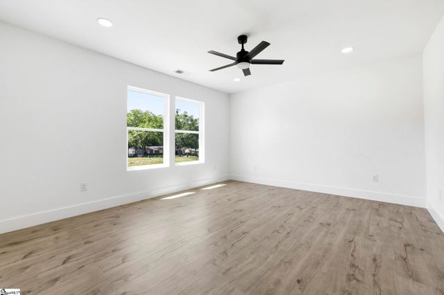 425 Ambiance Court, Spartanburg, SC 29301