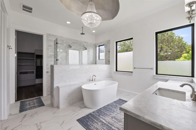 1300 Sparrow LN, Austin, TX 78734