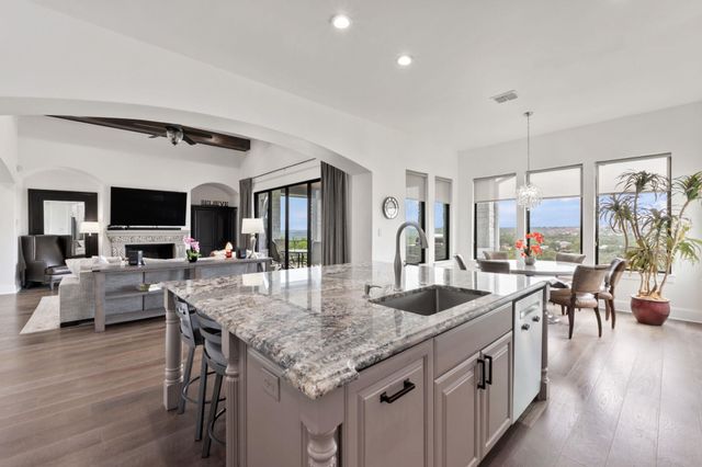1300 Sparrow LN, Austin, TX 78734
