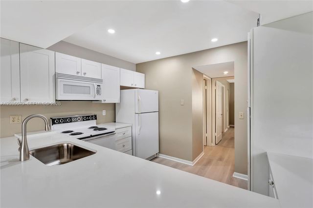 1605 S Us Highway 1 201V5, Jupiter, FL 33477