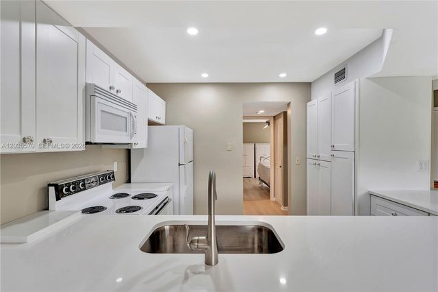 1605 S Us Highway 1 201V5, Jupiter, FL 33477