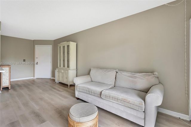 1605 S Us Highway 1 201V5, Jupiter, FL 33477