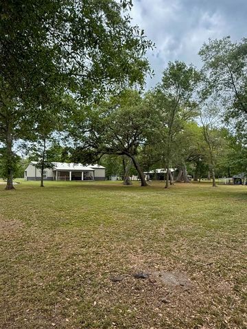 107 County Road 409, Sweeny, TX 77480